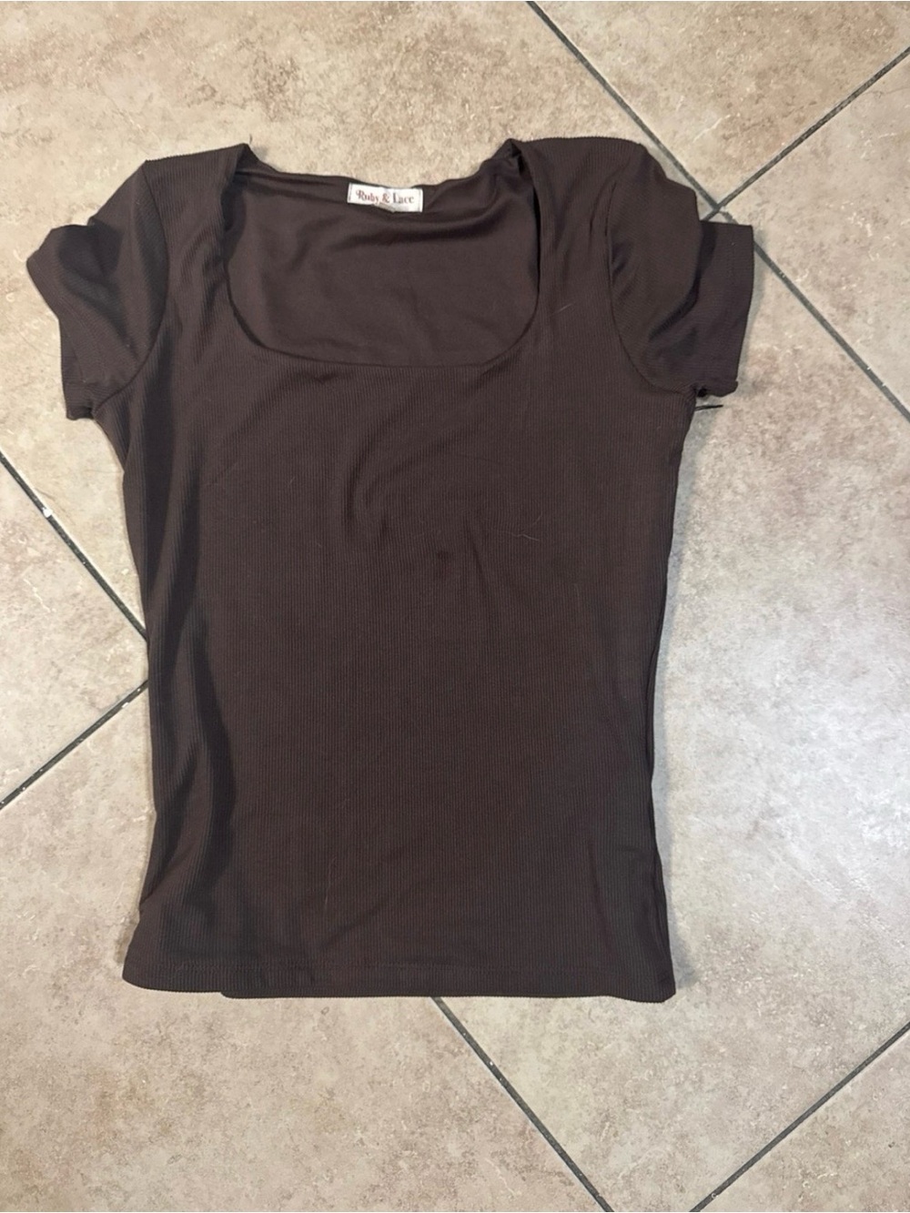 Ribbed Scoop Neck Short Sleeve Top in Brown